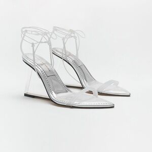 NIB Good American Cinder-F*cking Rella Wedge In Silver & Clear Size 8.5